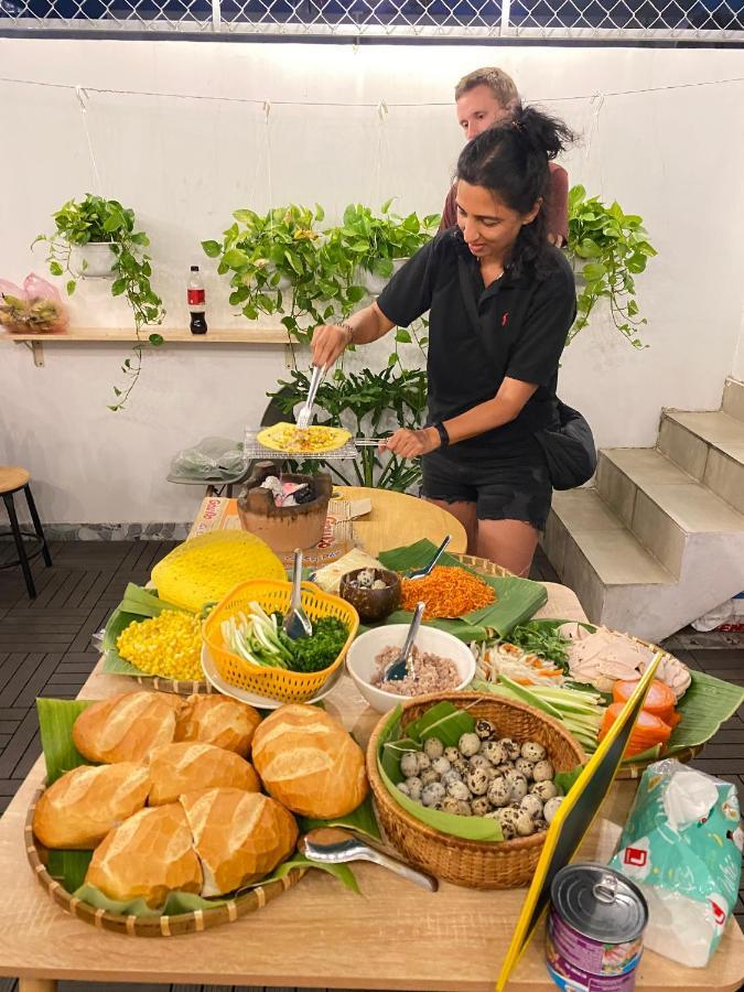 Saigon Authentic - Daily Walking Morning Tour, Fresh Daily Breakfast, Gym & Rooftop Billiard Nhà trọ *