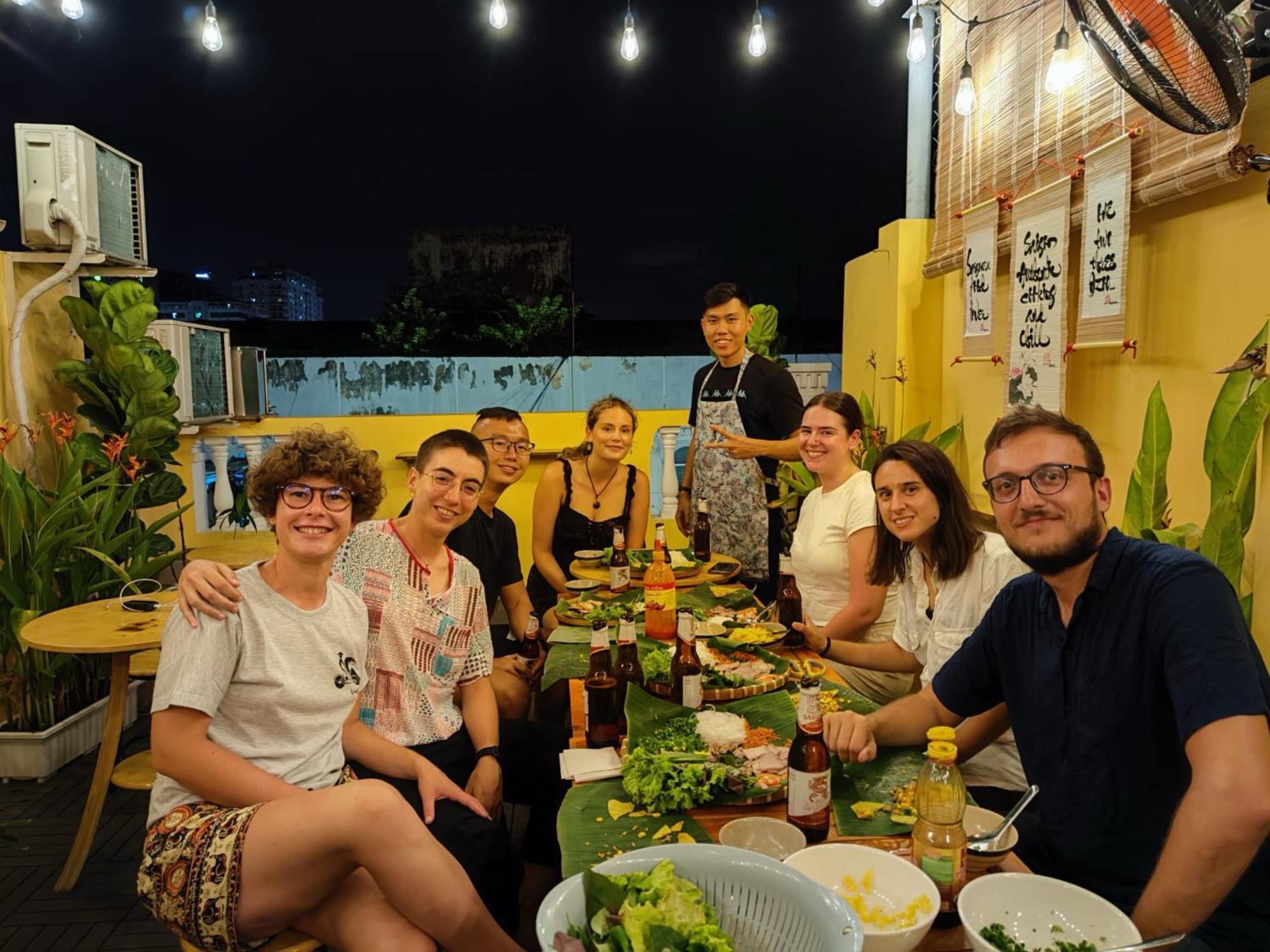 Saigon Authentic - Daily Walking Morning Tour, Fresh Daily Breakfast, Gym & Rooftop Billiard Nhà trọ TP. Hồ Chí Minh