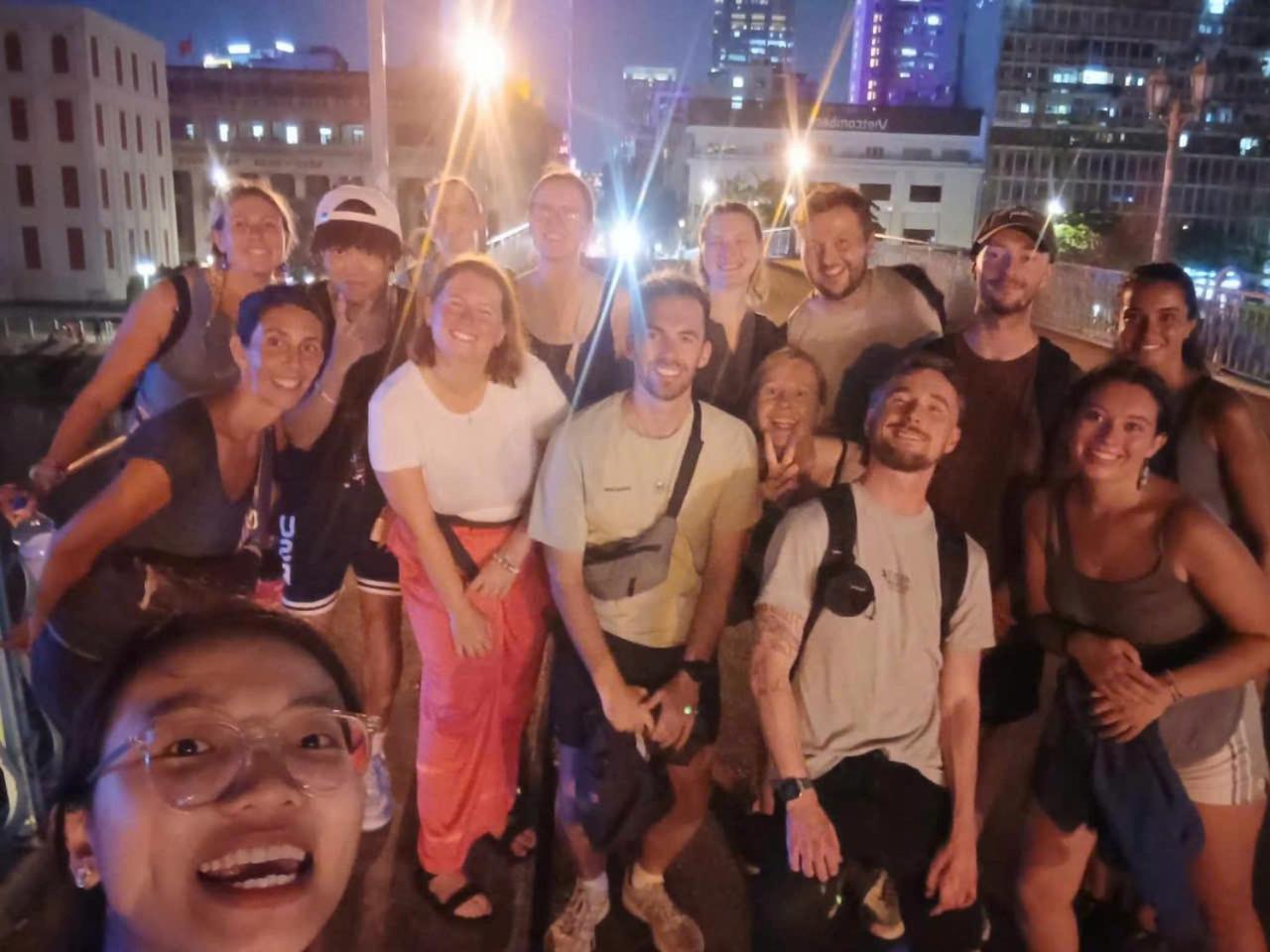 Saigon Authentic - Daily Walking Morning Tour, Fresh Daily Breakfast, Gym & Rooftop Billiard Nhà trọ *