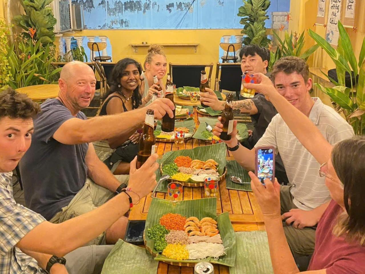 Nhà trọ Saigon Authentic - Daily Walking Morning Tour, Fresh Daily Breakfast, Gym & Rooftop Billiard
