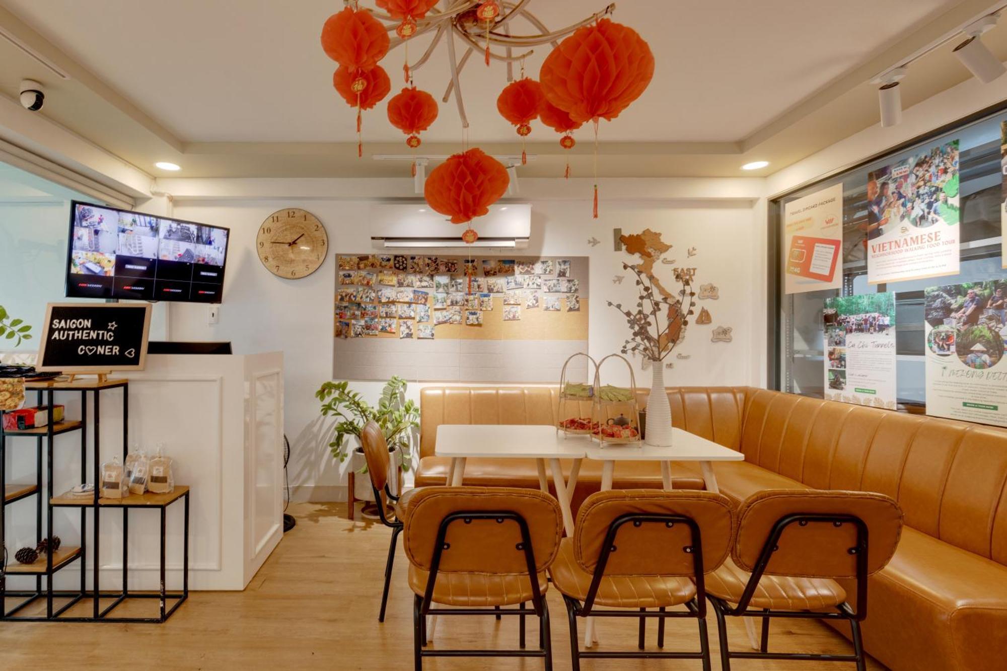 Saigon Authentic - Daily Walking Morning Tour, Fresh Daily Breakfast, Gym & Rooftop Billiard Nhà trọ
