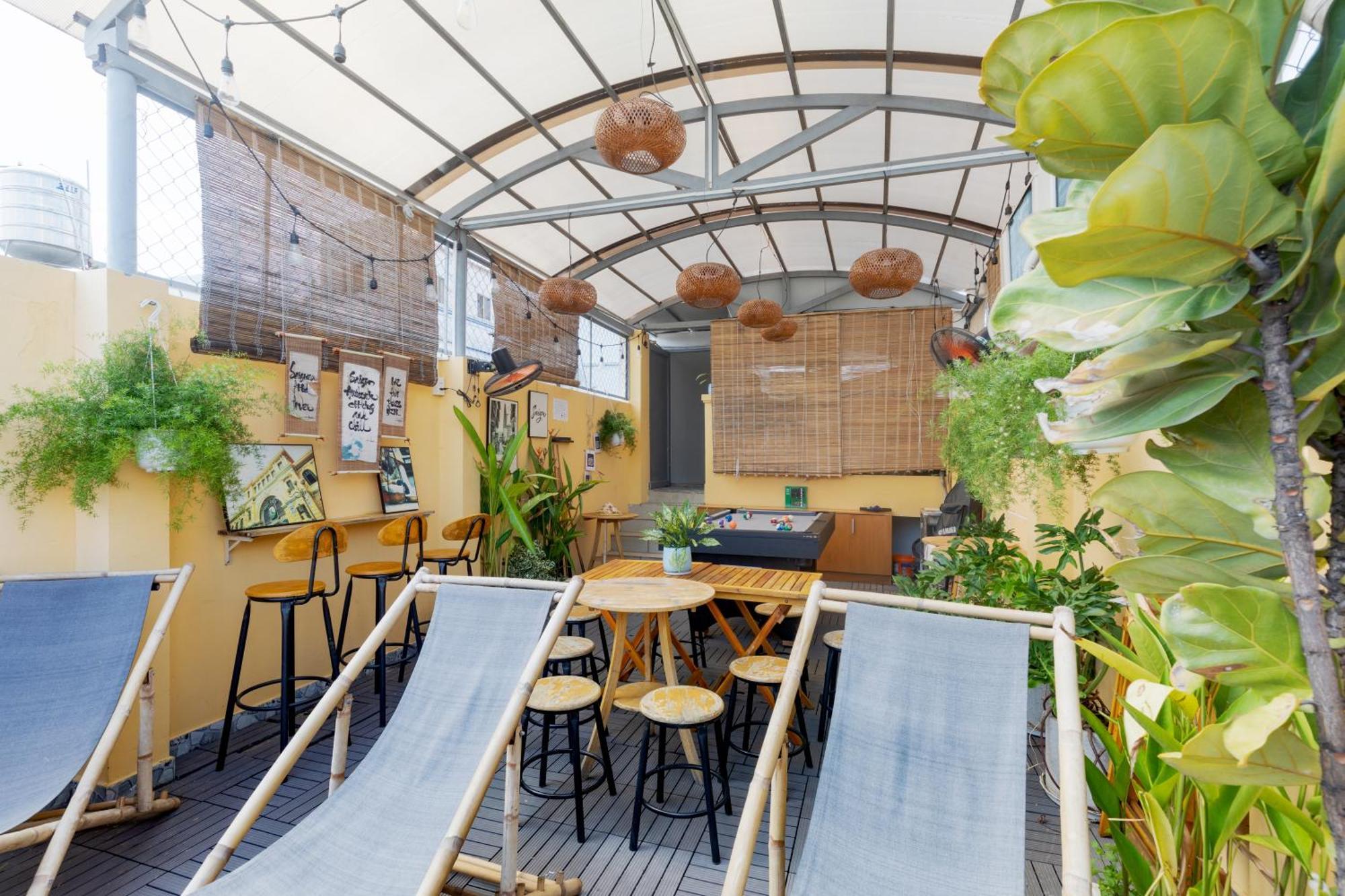 Nhà trọ Saigon Authentic - Daily Walking Morning Tour, Fresh Daily Breakfast, Gym & Rooftop Billiard