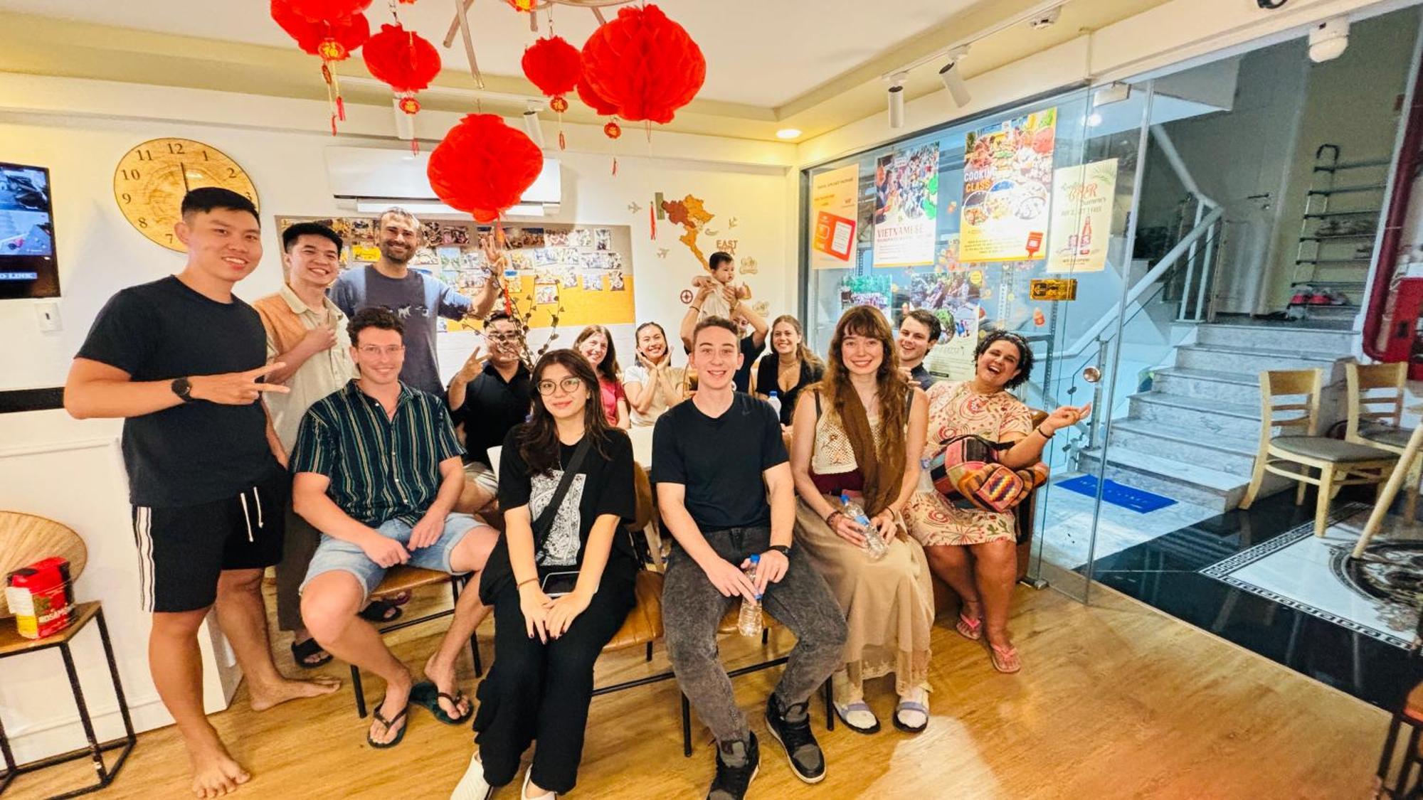 Saigon Authentic - Daily Walking Morning Tour, Fresh Daily Breakfast, Gym & Rooftop Billiard * TP. Hồ Chí Minh